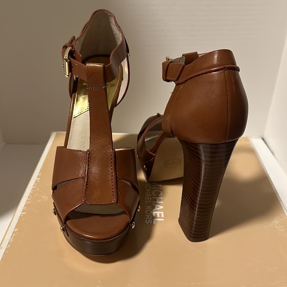 Michael Kors Beatrice Platform Leather in Luggage color Size 7- NIB - Picture 5 of 9